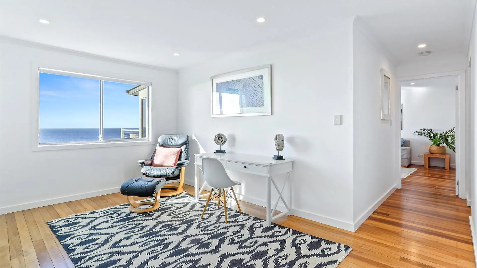 Spectacular Beachside Living, Sunrise Beach Australia