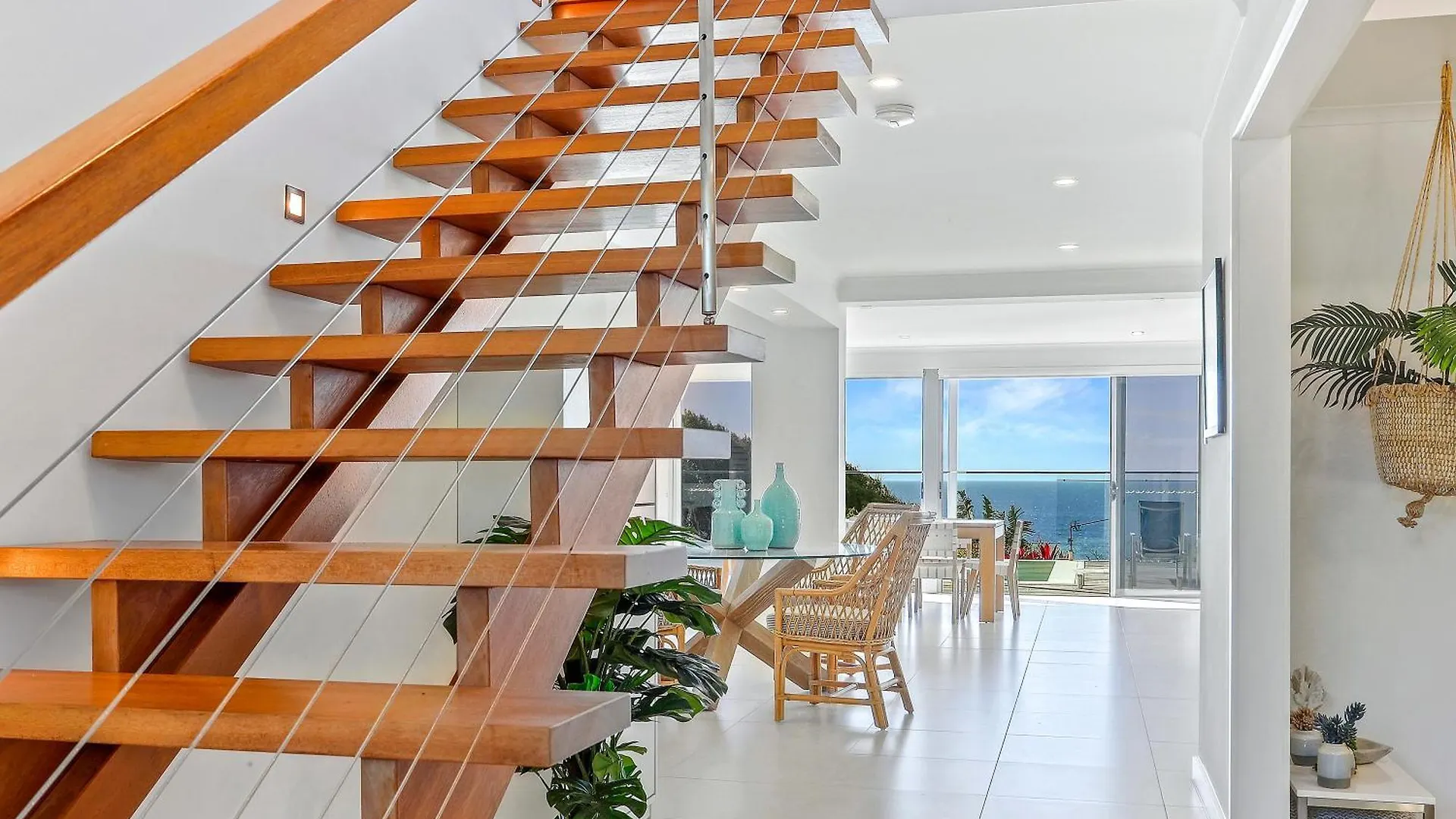Spectacular Beachside Living, Sunrise Beach